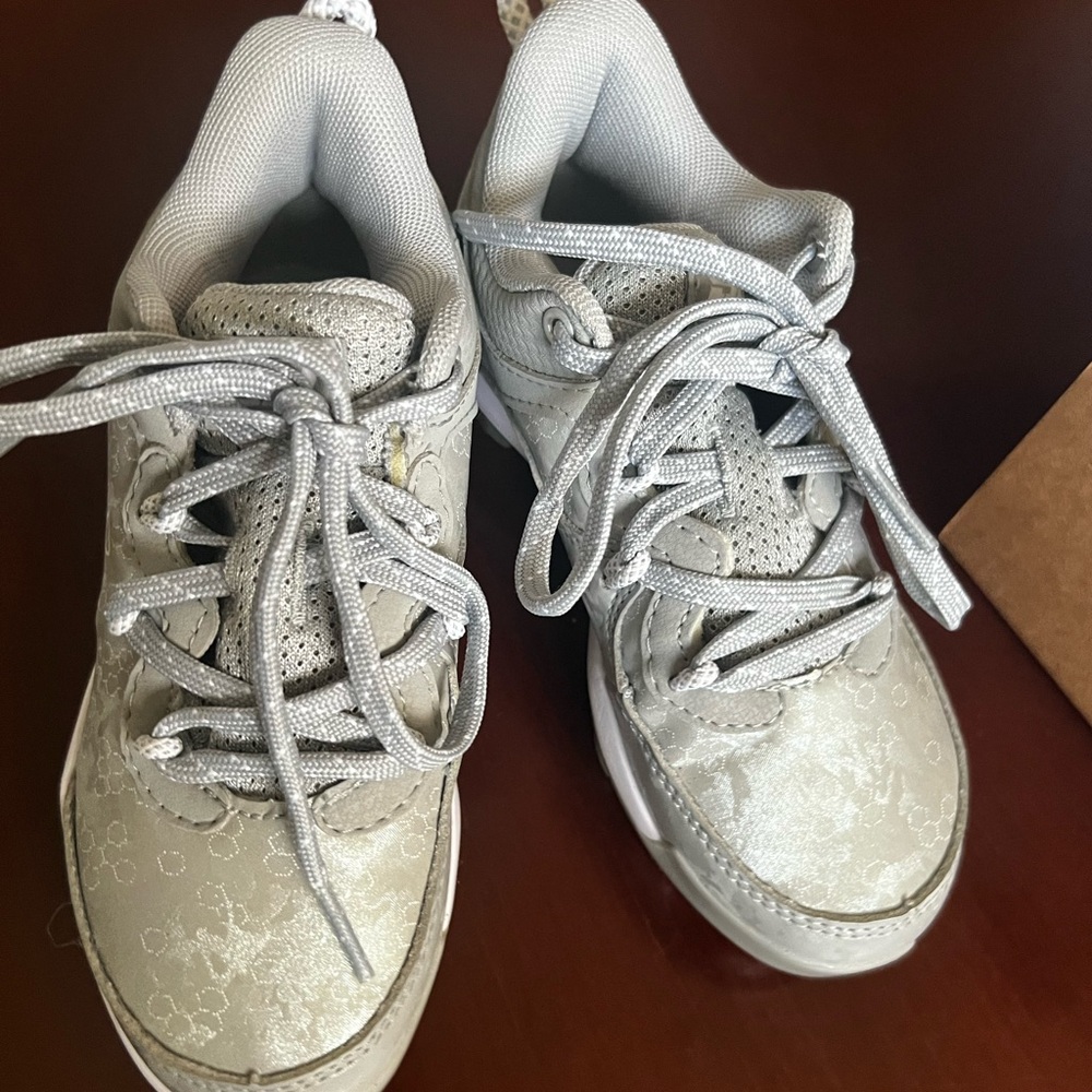 Under Armour Gray Kids Cleats Baseball - Picture 9 of 13